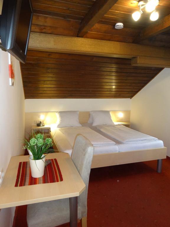 Pension Scherwirt Otel Graz Oda fotoğraf